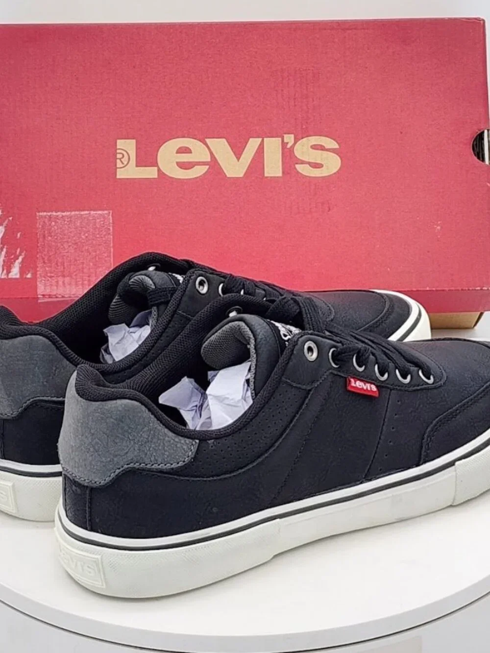 Levi’s Munro UL Black Charcoal Sneakers Men’s Size 8 New